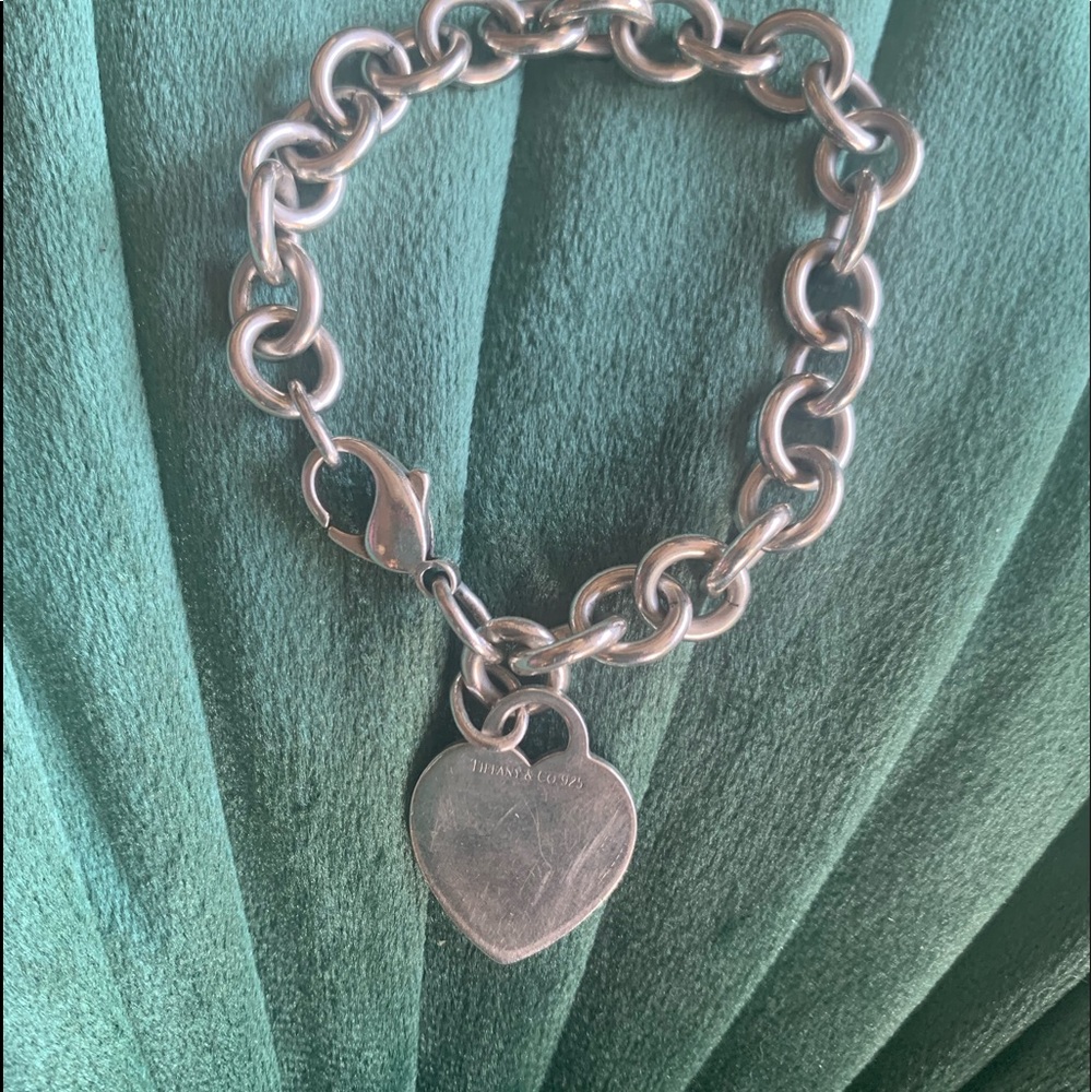 Tiffany and Co heart bracelet 💯authentic